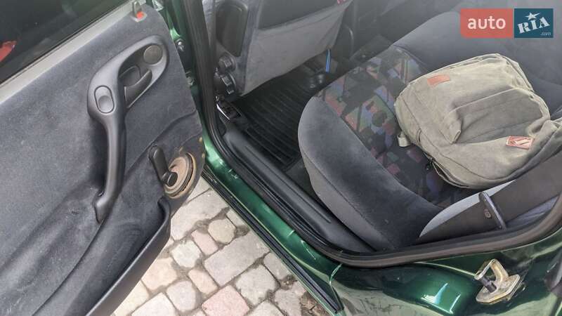 Седан Opel Vectra 1996 в Полтаві