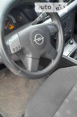 Седан Opel Vectra 2004 в Монастырище