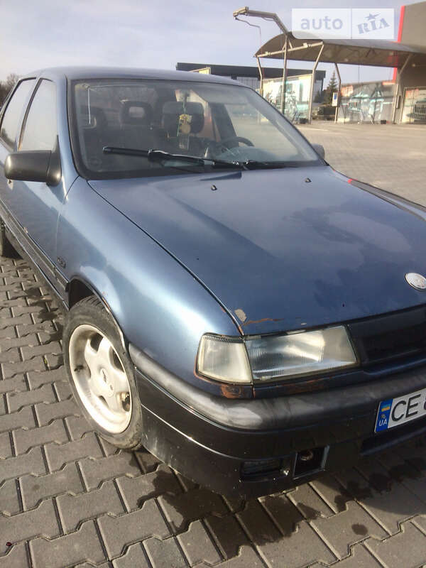 Седан Opel Vectra 1989 в Черновцах