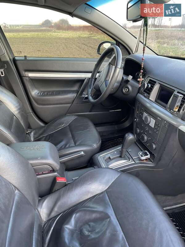 Седан Opel Vectra 2008 в Львове