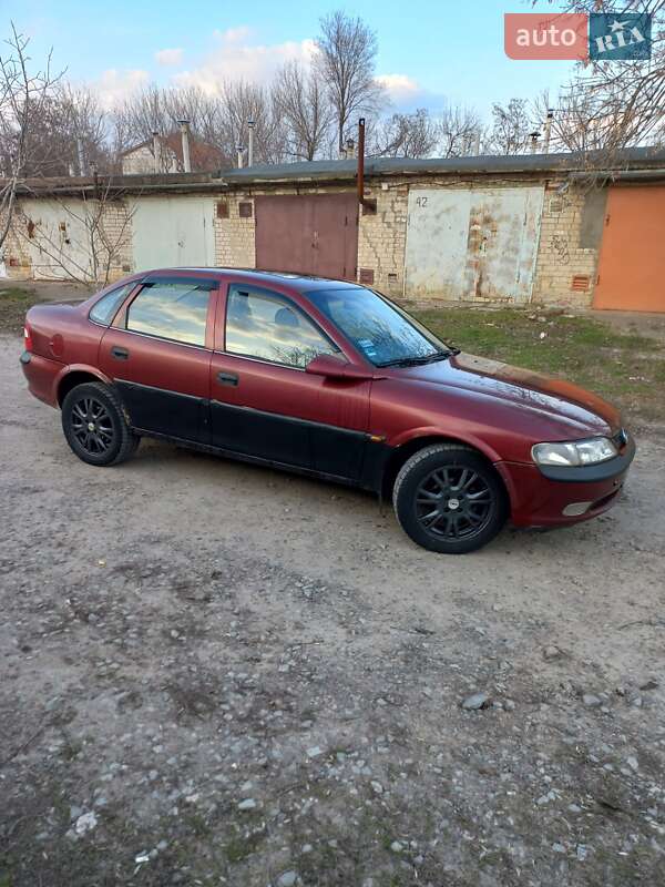 Седан Opel Vectra 1998 в Южноукраинске