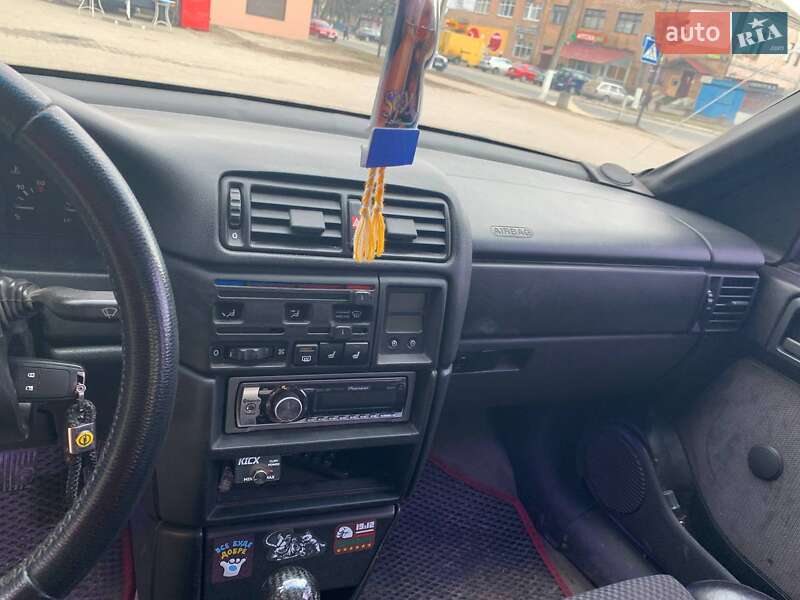Седан Opel Vectra 1991 в Чорнухах
