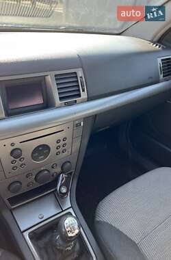 Універсал Opel Vectra 2004 в Радехові