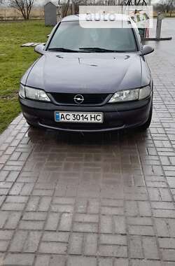 Седан Opel Vectra 1996 в Нововолынске