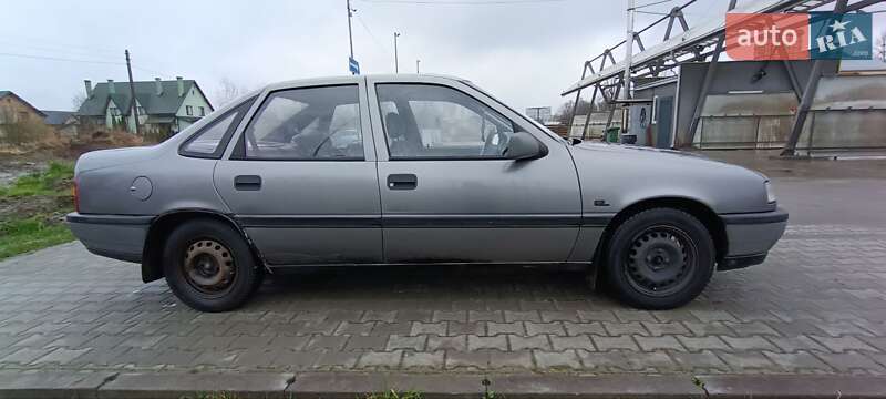 Седан Opel Vectra 1990 в Самборі