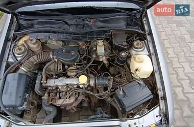 Седан Opel Vectra 1990 в Самборі