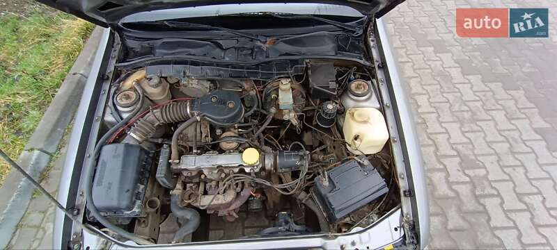 Седан Opel Vectra 1990 в Самборі