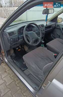 Седан Opel Vectra 1990 в Самборі