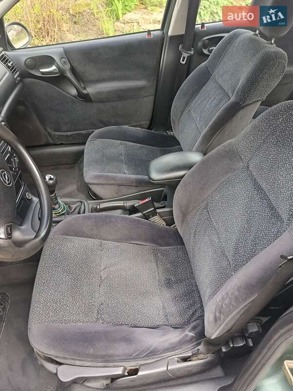 Седан Opel Vectra 2000 в Луцке