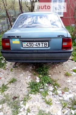 Седан Opel Vectra 1989 в Львові