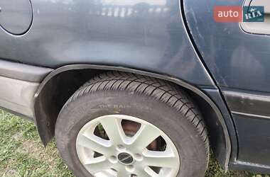 Лифтбек Opel Vectra 1990 в 