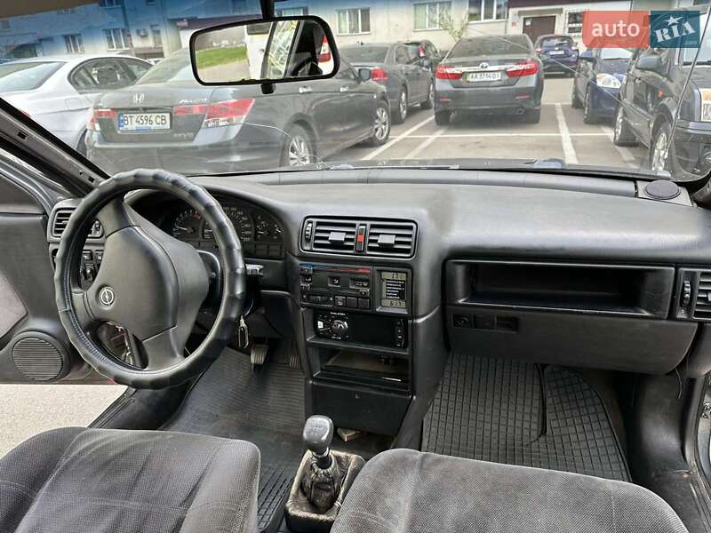 Седан Opel Vectra 1990 в Києві