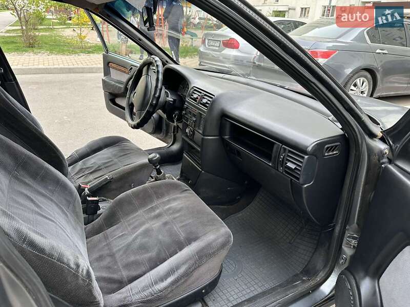 Седан Opel Vectra 1990 в Києві