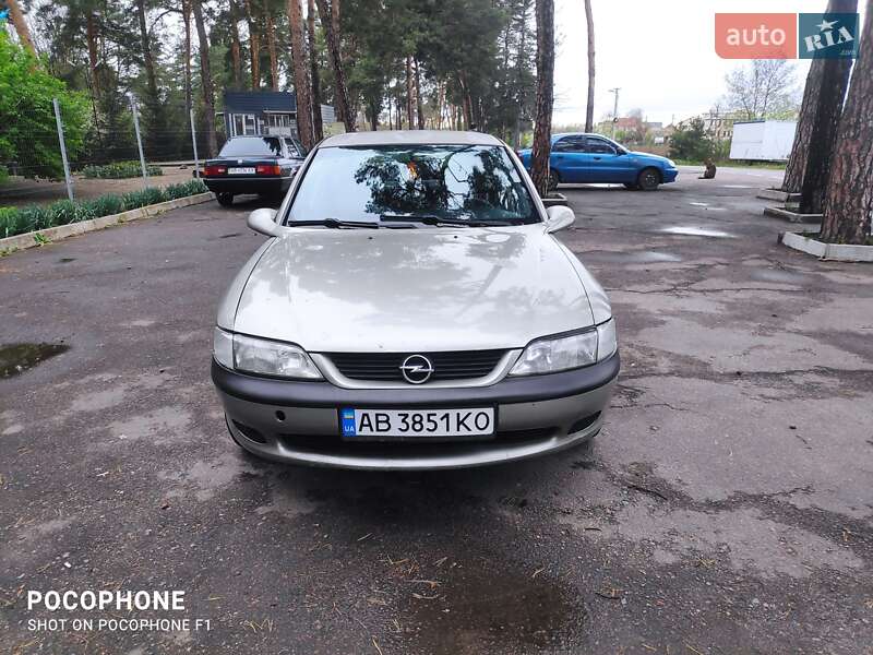 Ліфтбек Opel Vectra 1996 в Вінниці фото 2 Ліфтбек Opel Vectra 1996 в Вінниці