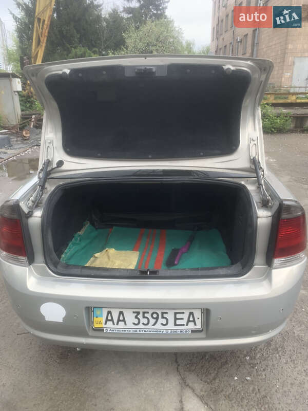 Седан Opel Vectra 2008 в Киеве