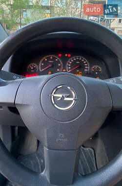 Седан Opel Vectra 2005 в 