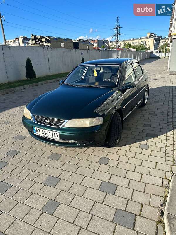 Седан Opel Vectra 2001 в Івано-Франківську