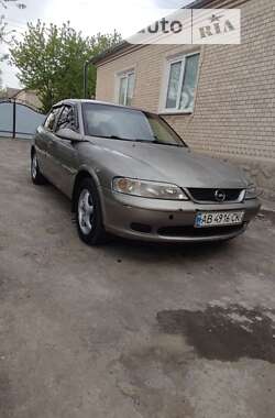 Седан Opel Vectra 1998 в Бершаді