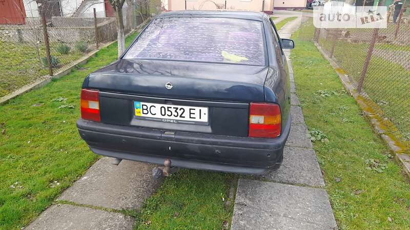 Седан Opel Vectra 1989 в Стрые