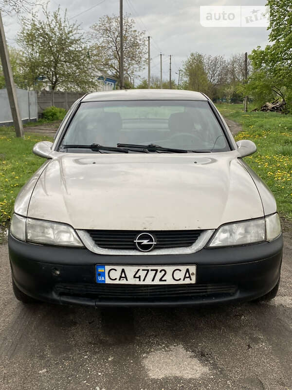 Седан Opel Vectra 1996 в Шполе