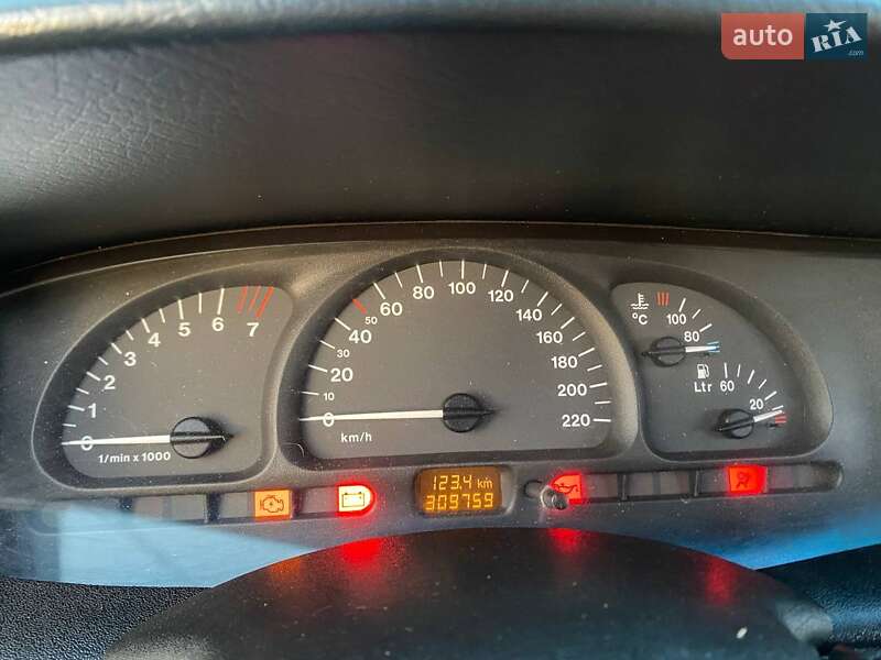 Седан Opel Vectra 1997 в Краснопавловке