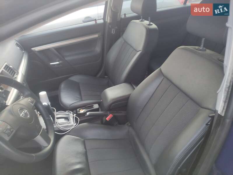 Универсал Opel Vectra 2008 в Полтаве