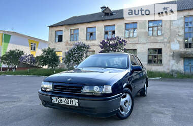 Седан Opel Vectra 1992 в Томашполе