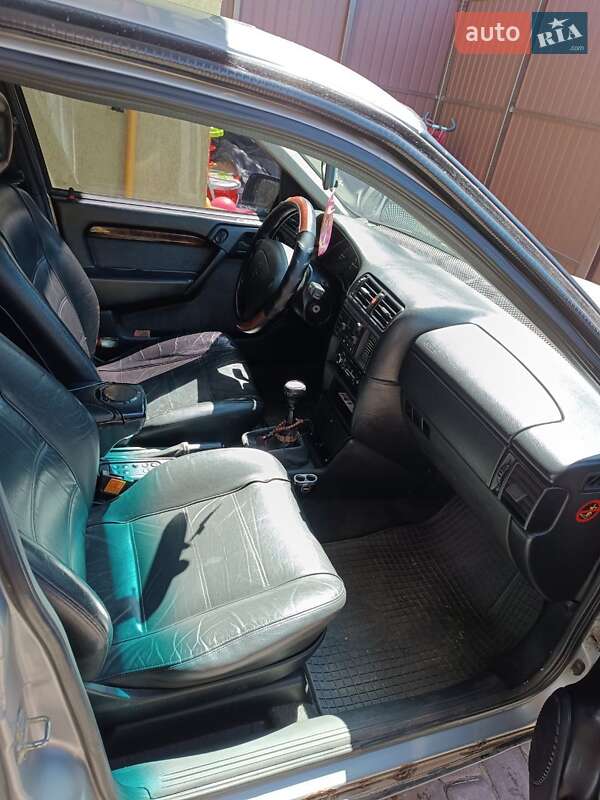 Седан Opel Vectra 1993 в Кропивницком