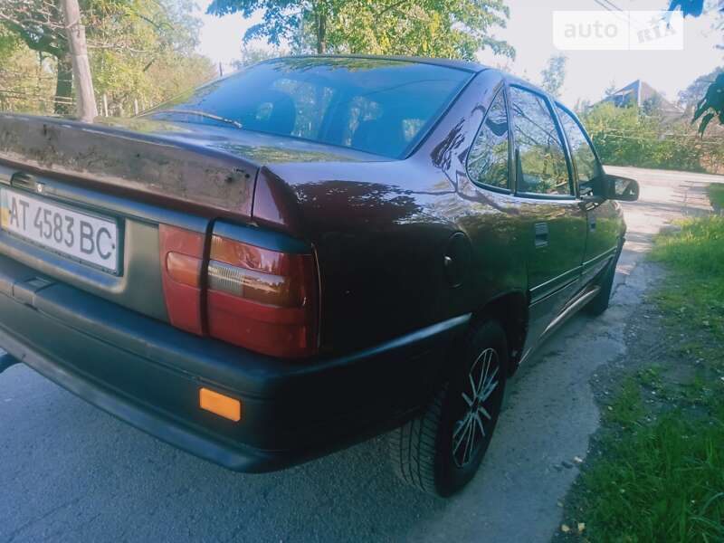 Седан Opel Vectra 1990 в Надворной