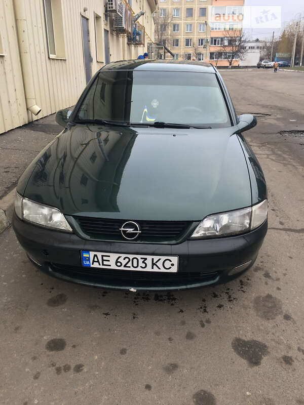 Седан Opel Vectra 1998 в Павлограде