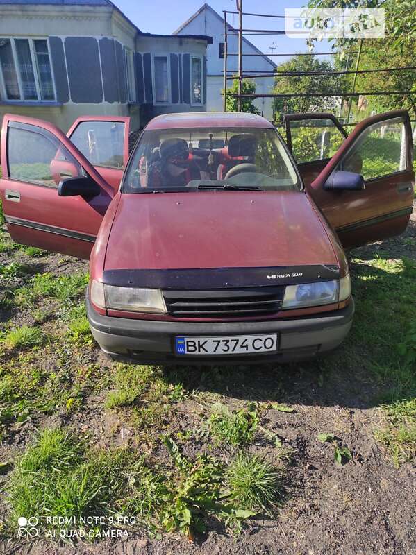 Седан Opel Vectra 1991 в Дубно