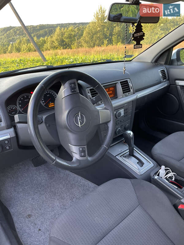 Седан Opel Vectra 2006 в Львові