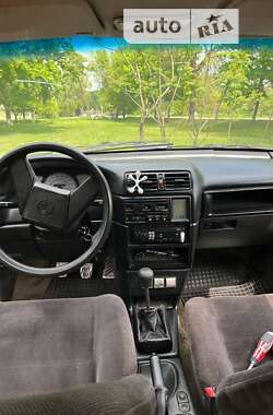 Седан Opel Vectra 1992 в Глухові