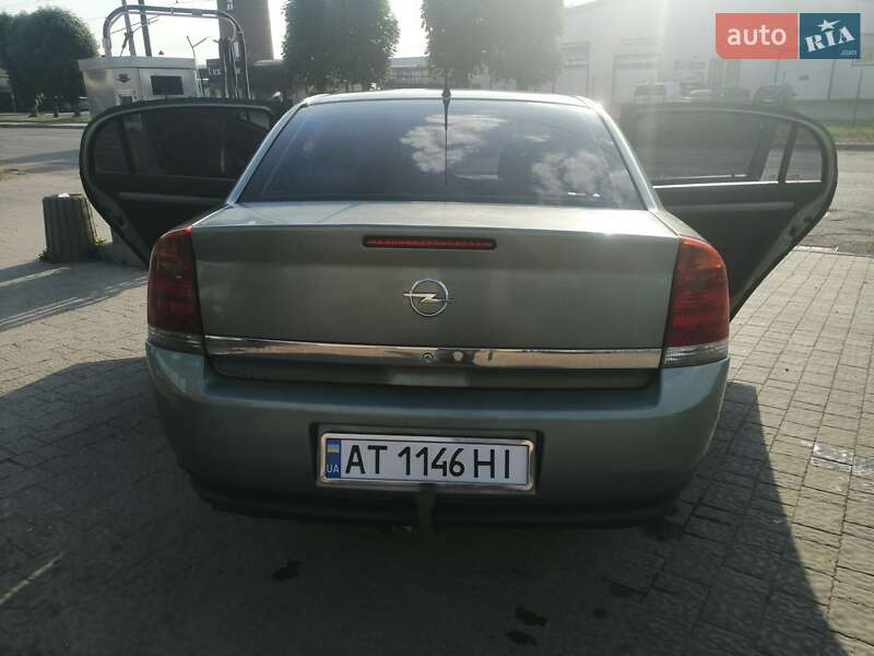 Седан Opel Vectra 2003 в Івано-Франківську