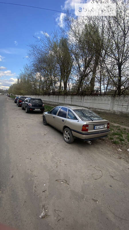 Лифтбек Opel Vectra 1990 в Днепре