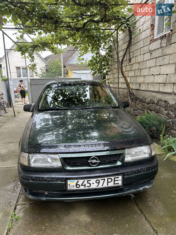 Седан Opel Vectra 1995 в Хусті