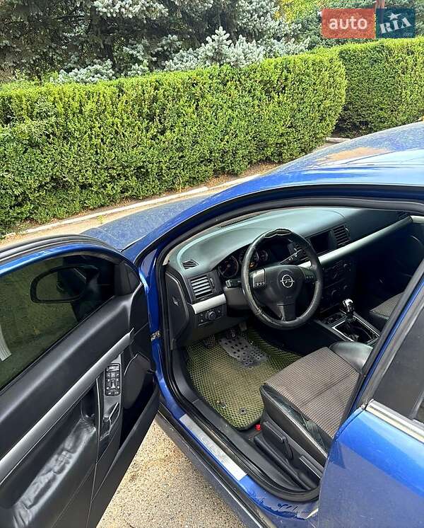 Ліфтбек Opel Vectra 2003 в Миколаєві