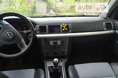 Лифтбек Opel Vectra 2004 в Житомире