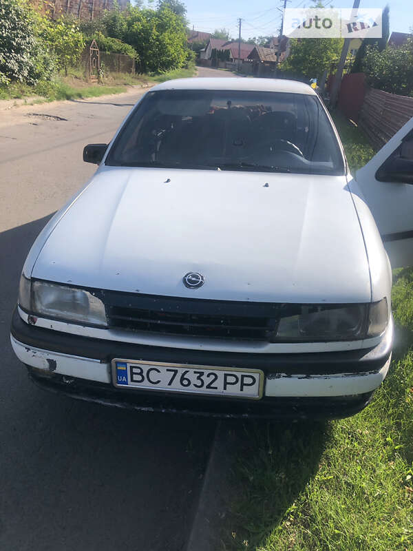 Седан Opel Vectra 1993 в Яворове