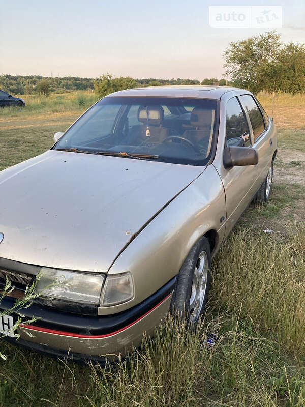 Лифтбек Opel Vectra 1990 в Днепре
