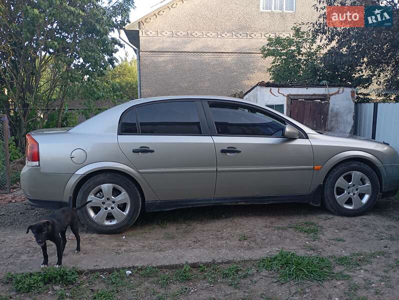 Седан Opel Vectra 2003 в Чернівцях