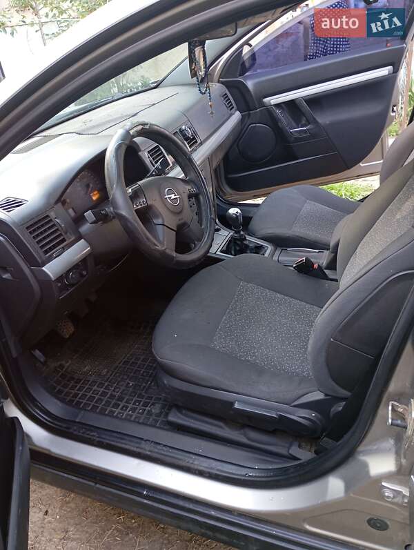 Седан Opel Vectra 2003 в Чернівцях