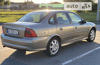 Седан Opel Vectra 1999 в Новых Петровцах