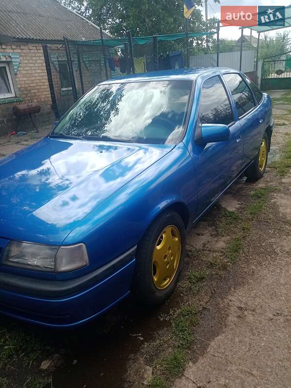 Лифтбек Opel Vectra 1989 в Грушовке