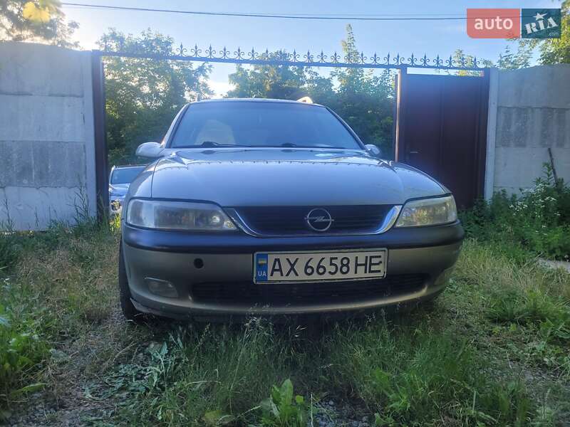 Универсал Opel Vectra 1998 в Харькове