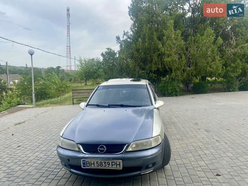 Лифтбек Opel Vectra 1996 в Болграде