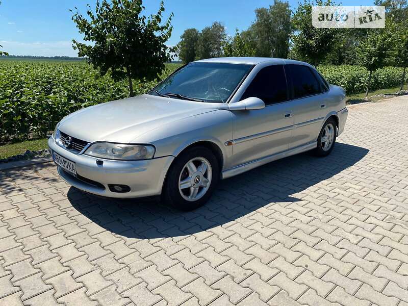 Седан Opel Vectra 1999 в Липовце