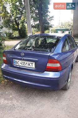 Седан Opel Vectra 1997 в Бориславі
