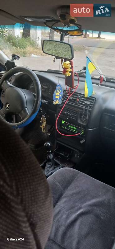 Седан Opel Vectra 1992 в Кам'янському