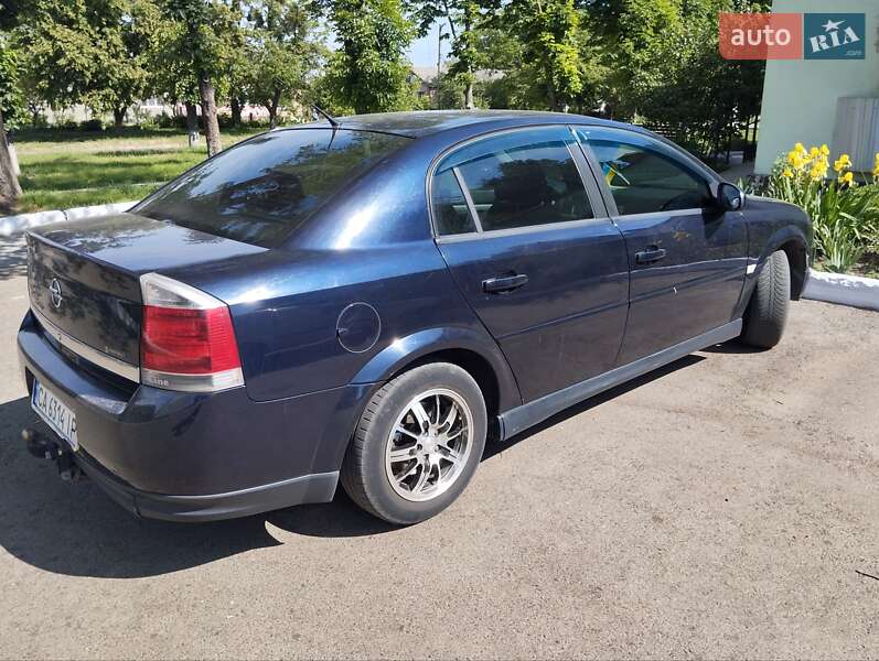 Седан Opel Vectra 2005 в Смілі